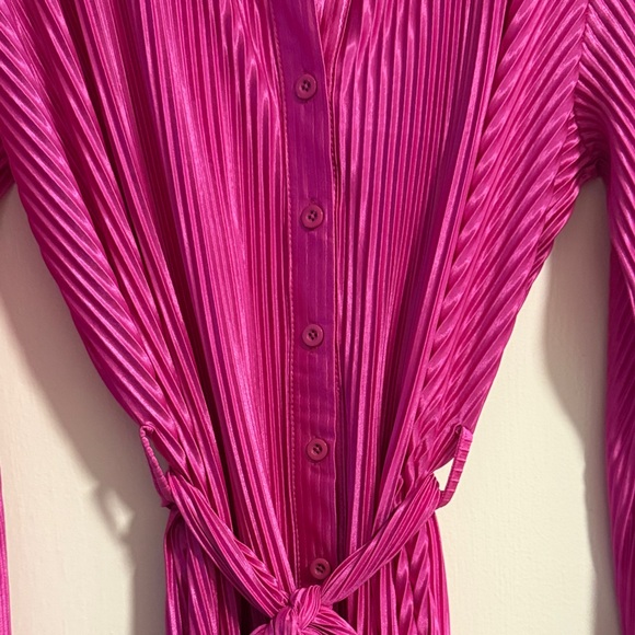 Vibrant Pleated Long Sleeve silk Dress - Picture 3 of 7